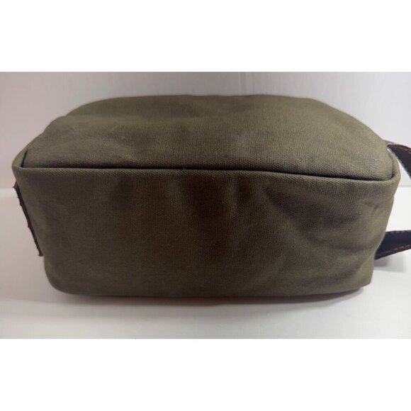 Timberland Khaki Canvas Toiletry Kit Travel Bag Zipper Closure 9”x6”x4” NWOT - Picture 4 of 5
